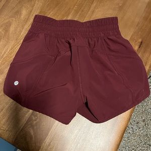 Lululemon tracker short 4” inseam size 6